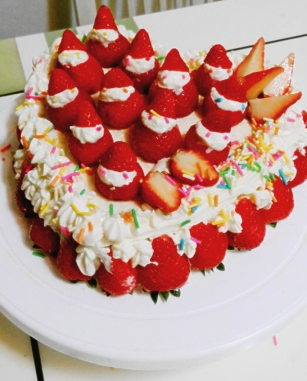 愛心草莓奶油蛋糕