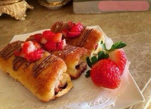 法式草莓卷心吐司