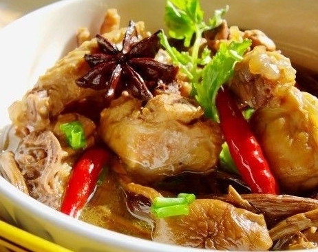 茶樹菇燉雞肉
