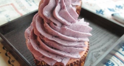 紅曲蛋糕配奶油紫薯泥