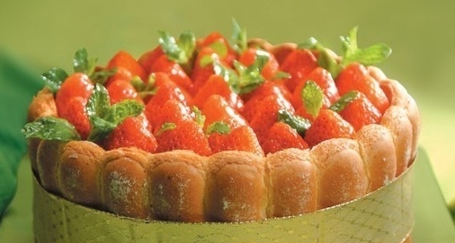 草莓夏荷露特蛋糕