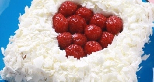 白巧克力樹莓蛋糕