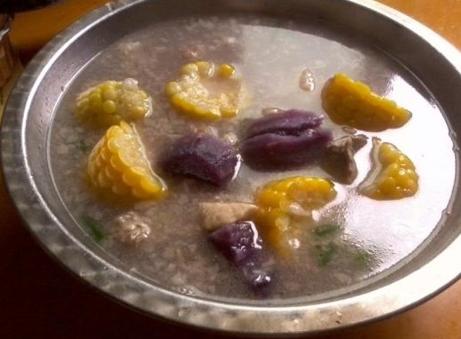 紫薯玉米排骨湯