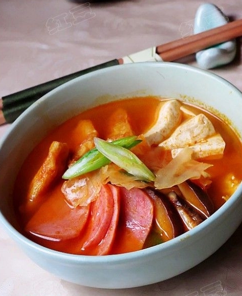 韓式火腿泡菜豆腐湯