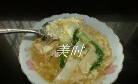 杏鮑菇銀魚蛋湯