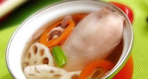 蓮藕章魚胡蘿蔔湯