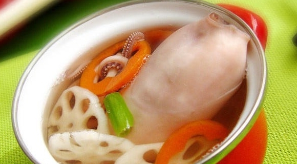 藕章魚胡蘿蔔湯