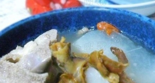 魷魚乾燉蘿蔔排骨湯