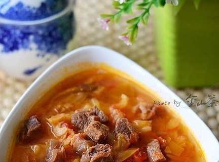 韓式捲心菜番茄牛肉湯