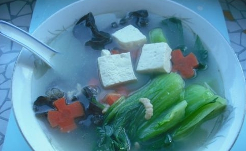 青菜木耳豆腐湯