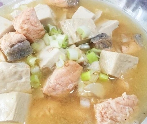 三文魚燉豆腐