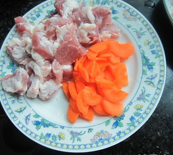 炸胡蘿蔔豬肉丸子