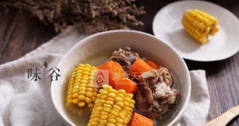 胡蘿蔔玉米筒骨湯