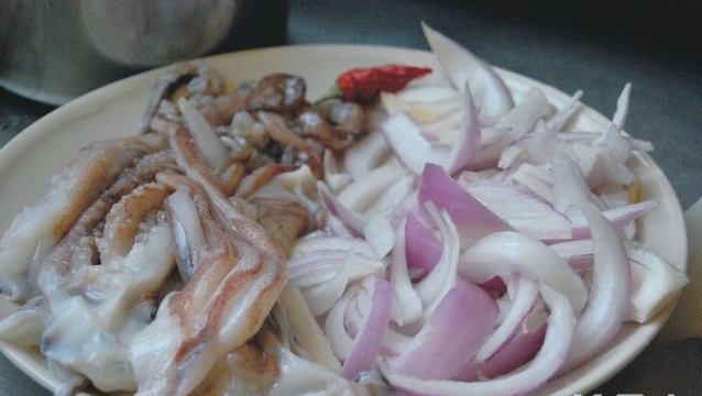 洋蔥炒魷魚須