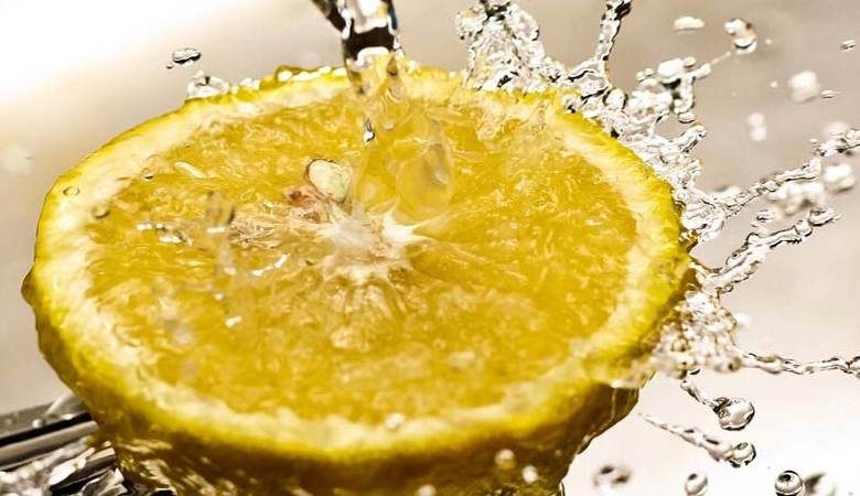 怎樣喝檸檬水減肥,喝檸檬水的好處與壞處