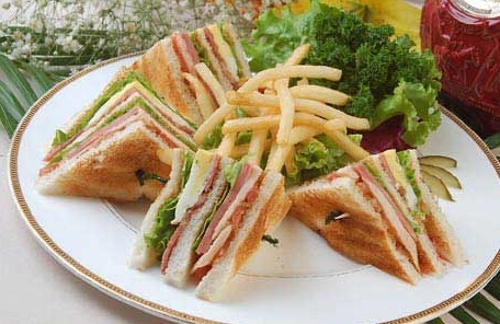 暖色調的三明治