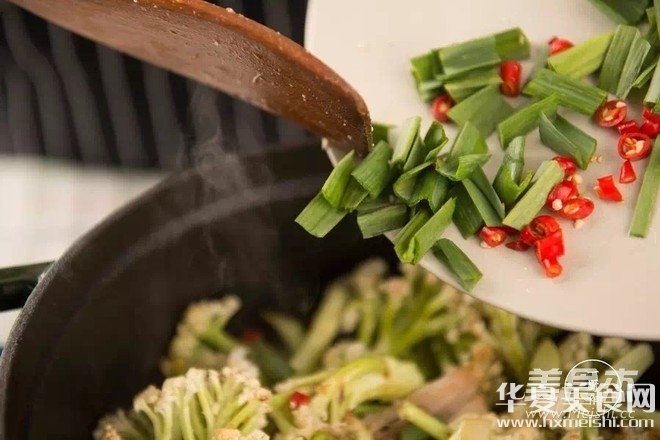 鑄鐵鍋干鍋花菜