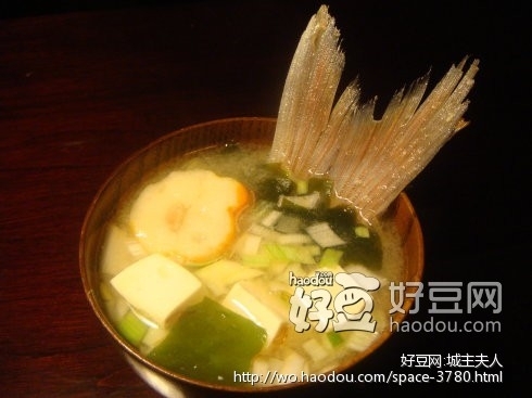 魚骨海帶芽味增豆腐湯