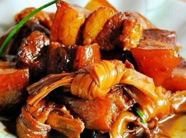腐竹紅燒肉料理食譜，色彩誘人的紅燒肉