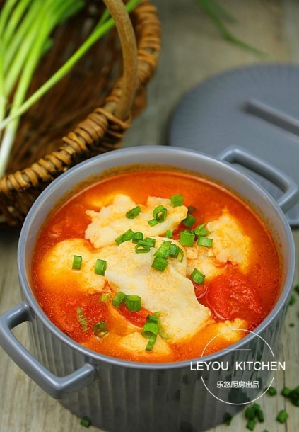 番茄魚片，魚肉鮮嫩，湯濃味美，酸甜開胃，是非常健康有營養的一道家常美食