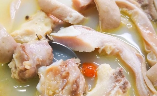 美食做法:廣東胡椒豬肚雞湯，湯汁怎麼變的白稠鮮美？全靠它！