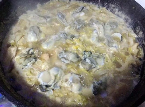 海蠣子燉酸菜的做法