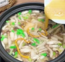 簡單菌菇湯的做法