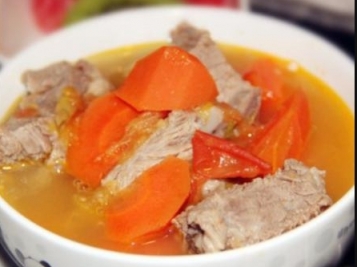 胡蘿蔔排骨湯的做法