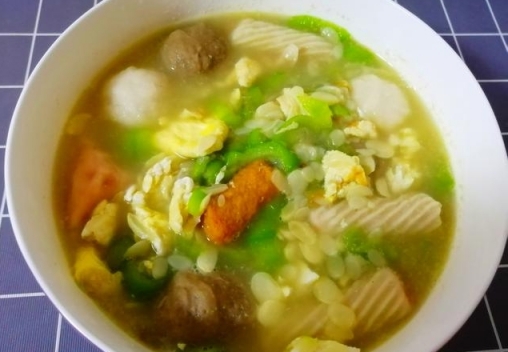 絲瓜丸子湯，簡單快捷、營養美味、好喝不膩