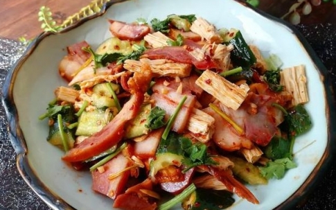 豬頭肉黃瓜拌腐竹的做法