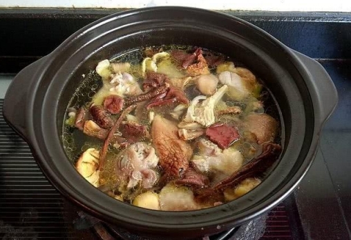 家庭版燉雞湯，燉雞湯的正確做法