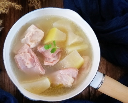 冬日禦寒清燉蘿蔔羊肉湯。清燉羊肉湯的做法。冬日禦寒湯的做法