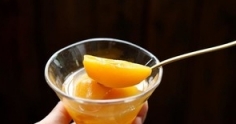 冰糖黃桃/黃桃罐頭，冰糖黃桃/黃桃罐頭的做法。黃桃的吃法