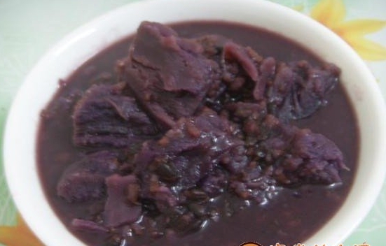 黑米紫薯粥