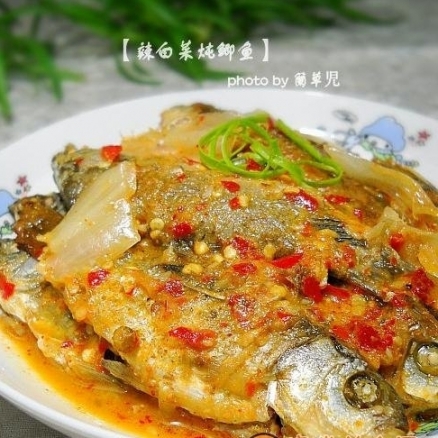 辣白菜燉鯽魚