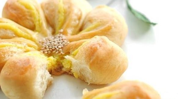 奶黃花形麵包