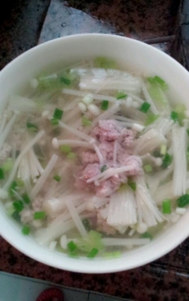 金針菇瘦肉湯