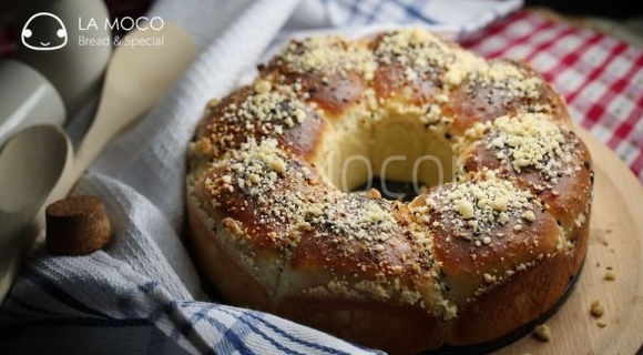 花環菠蘿乳酪麵包