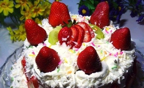 草莓奶油雙層蛋糕