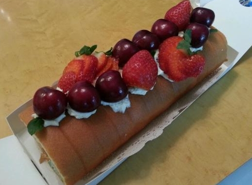 櫻桃草莓牛油果蛋糕卷