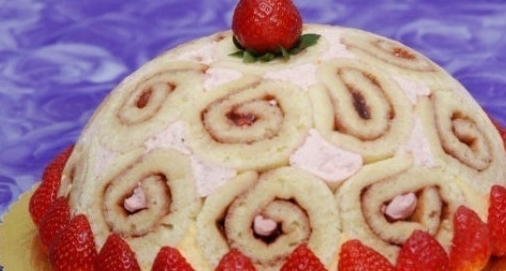 草莓夏洛蒂蛋糕