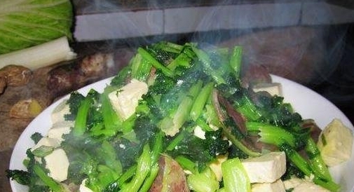 苔菜燉臘腸豆腐