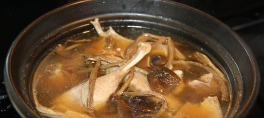 茶樹菇水鴨煲
