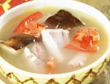 大排蘑菇湯