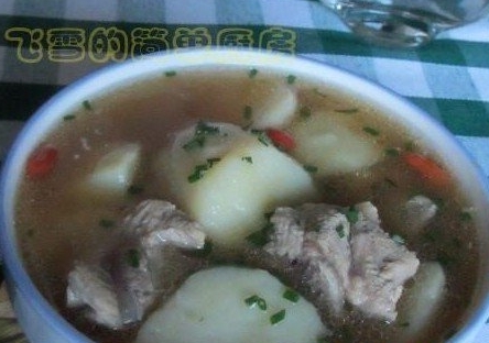 土豆脊骨湯