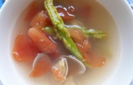 蘆筍蕃茄蛤蠣湯