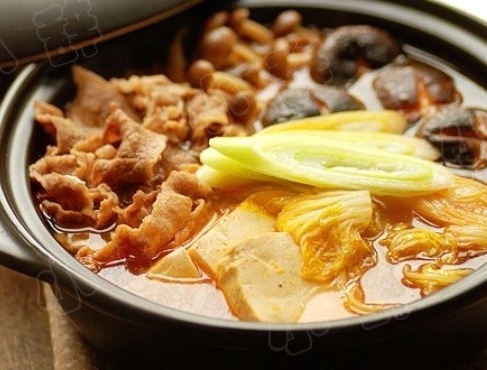 韓國鮮菌辣肥牛湯鍋