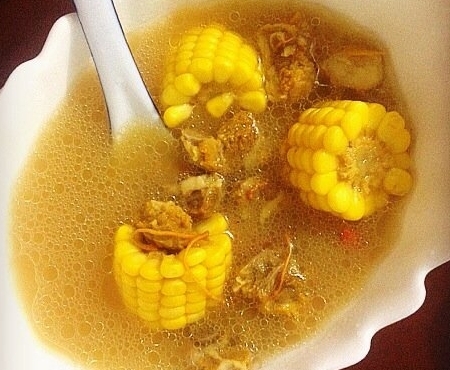 蟲草花玉米排骨湯金色秋季一定要喝的養生湯