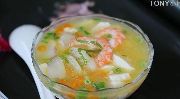 鮮菱蝦仁豆腐湯
