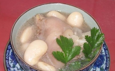 芸豆蹄花湯